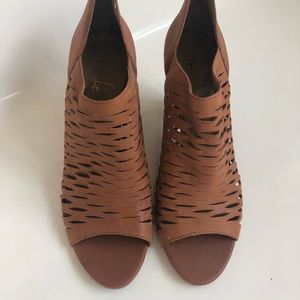 Franco Sarto Summer ZIP Back Booties